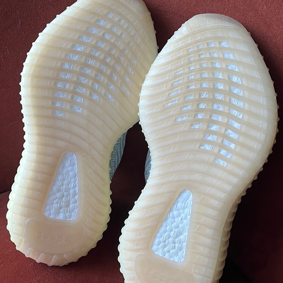 Like new✨Adidas Yeezy 350 Boots women's shoes - Picture 4 of 5